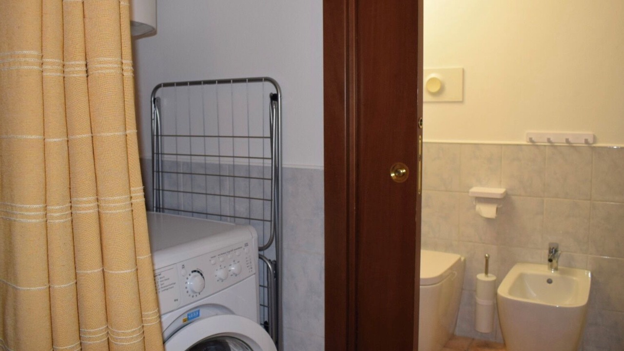 Photo of Bathroom in Crema