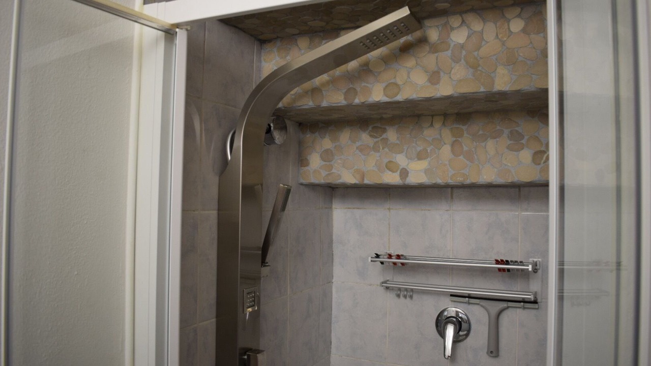 Photo of Bathroom in Crema
