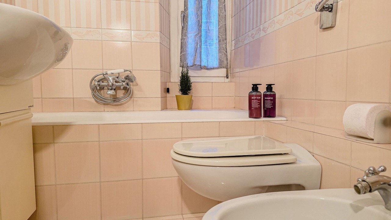 Photo of Bathroom in Zona Farini