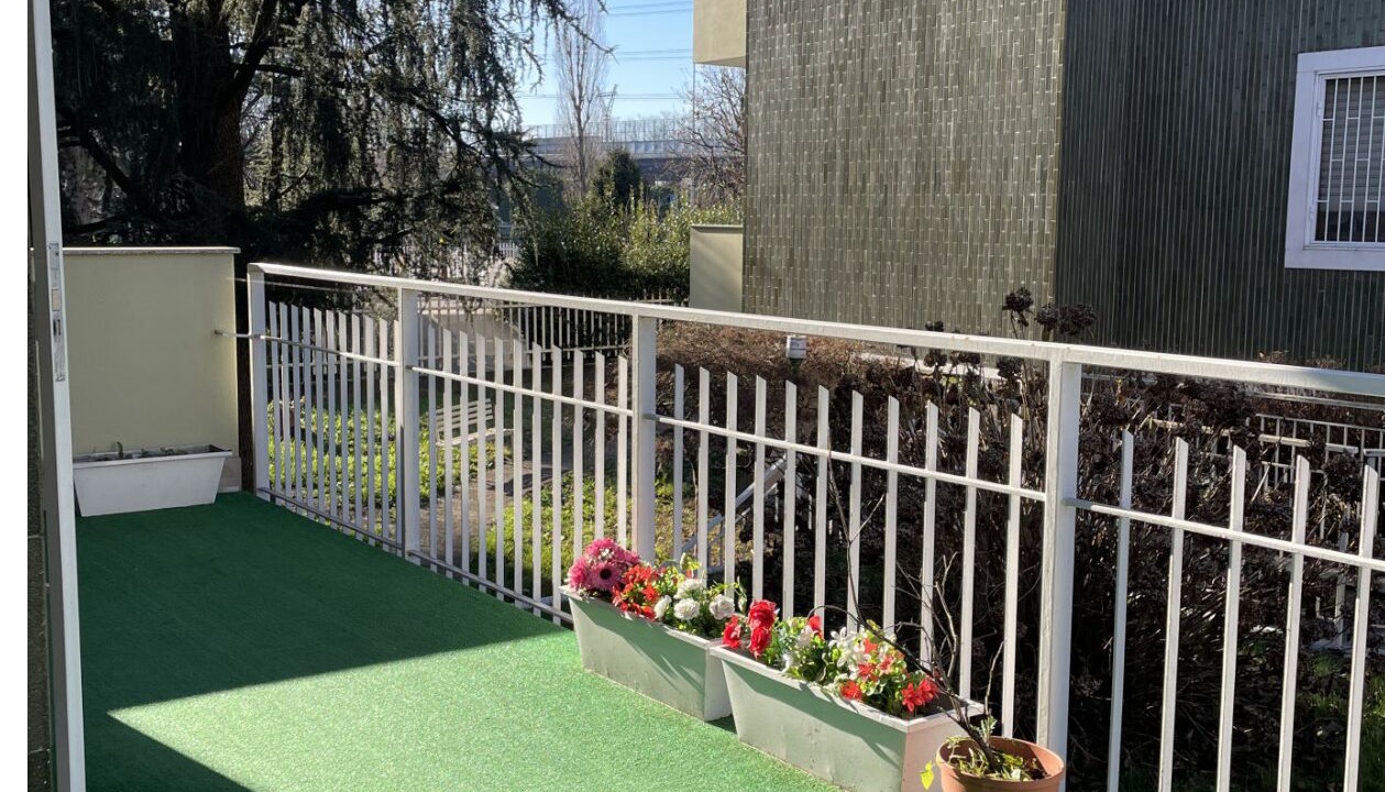 Photo of Outdoor in Rho