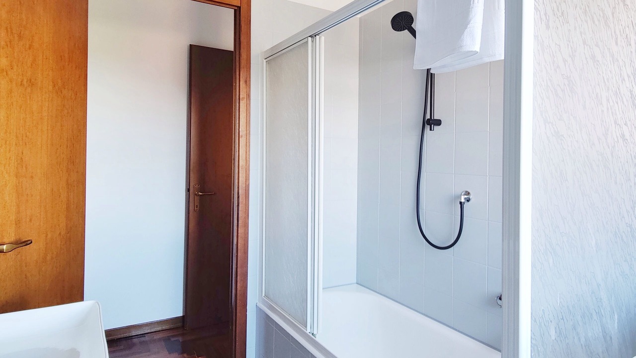Photo of Bathroom in Crema