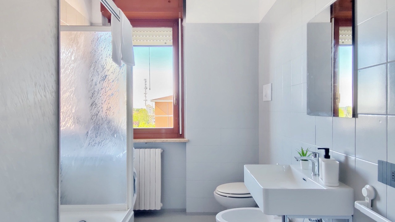 Photo of Bathroom in Crema