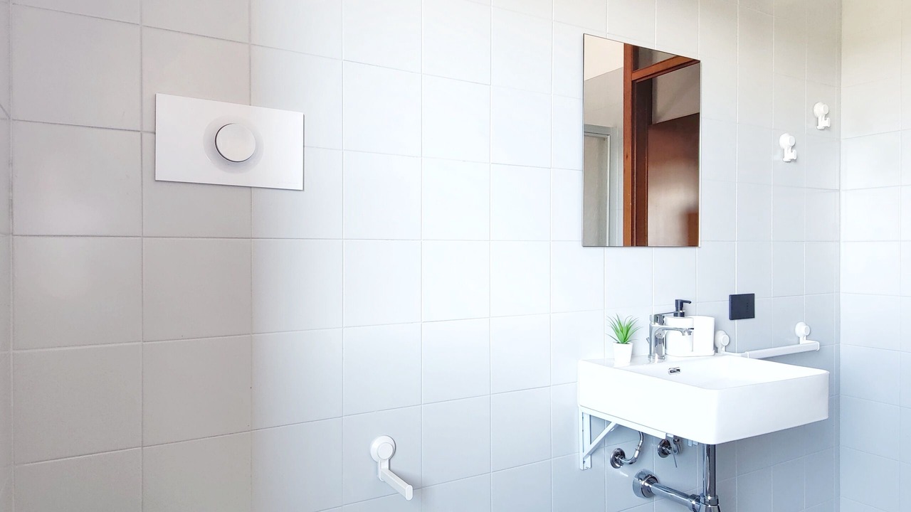 Photo of Bathroom in Crema