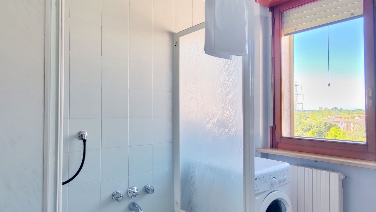 Photo of Bathroom in Crema
