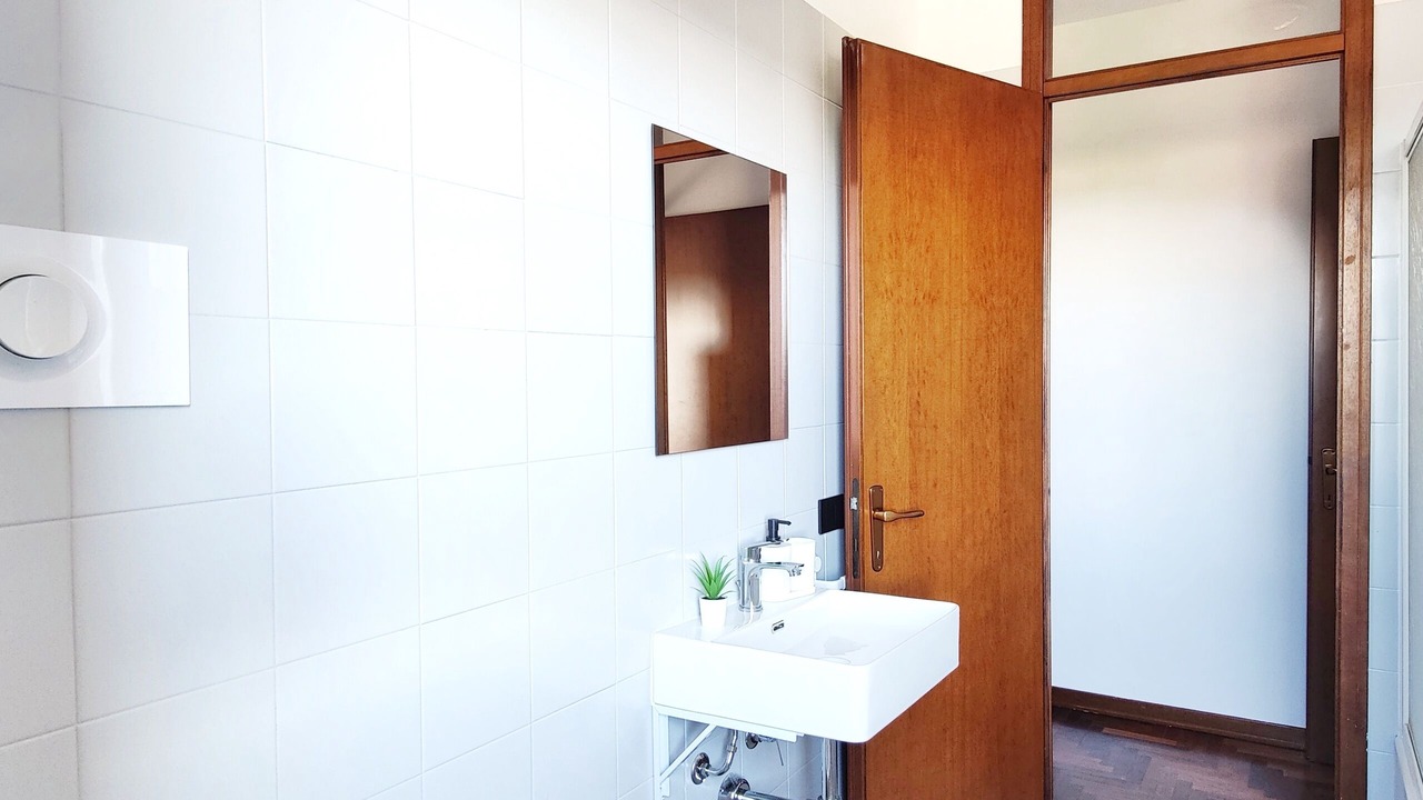 Photo of Bathroom in Crema