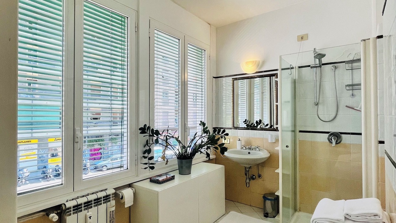 Photo of Bathroom in Chinatown