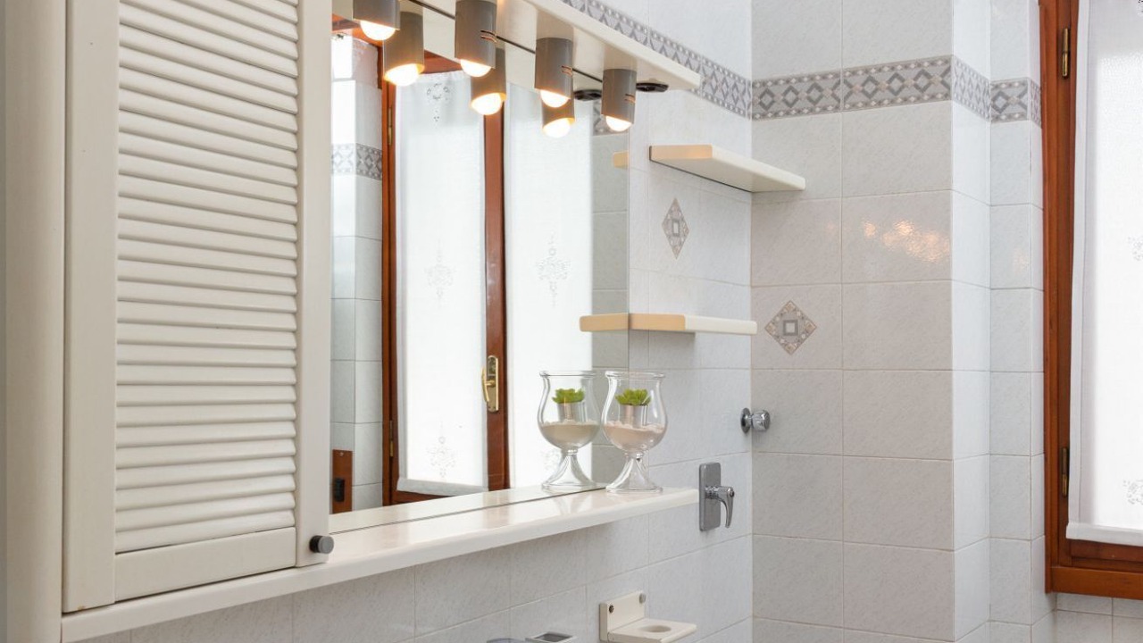 Photo of Bathroom in Limito