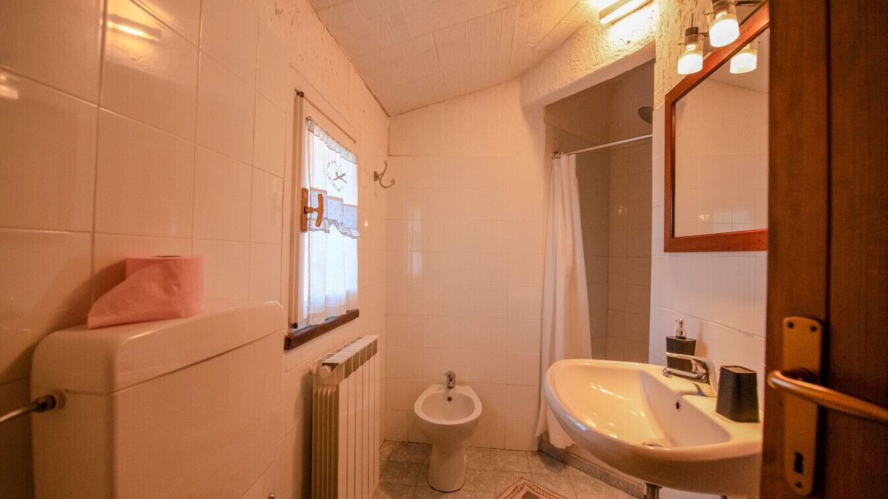 Photo of Bathroom in Serina