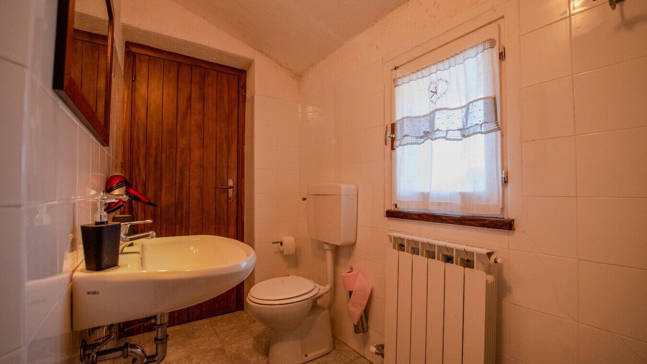 Photo of Bathroom in Serina