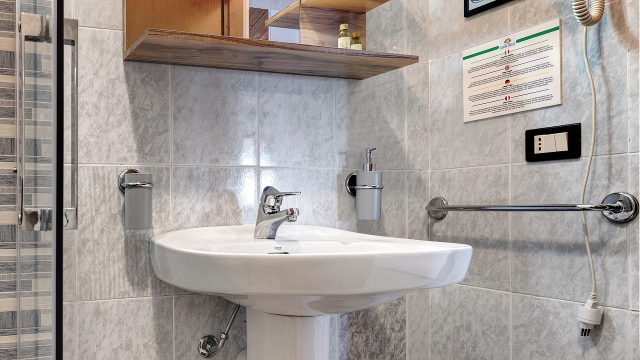 Photo of Bathroom in Gaino