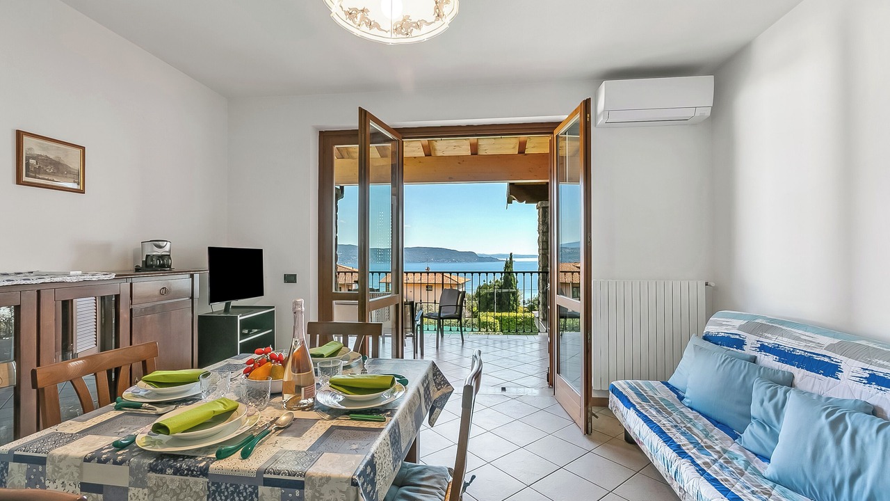 Photo of Bedroom in Toscolano Maderno