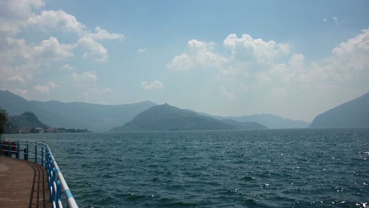 Photo of Others in Marone