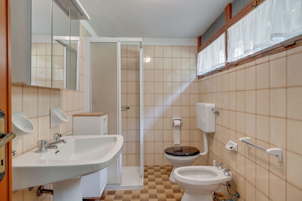 Photo of Bathroom in Sale Marasino