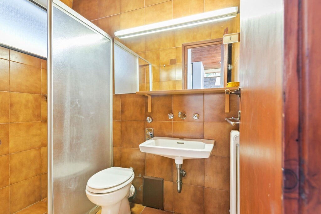 Photo of Bathroom in Faggeto Lario