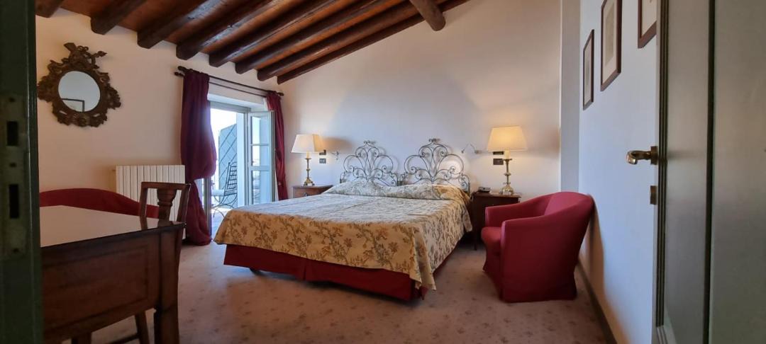Photo of Bedroom in Iseo