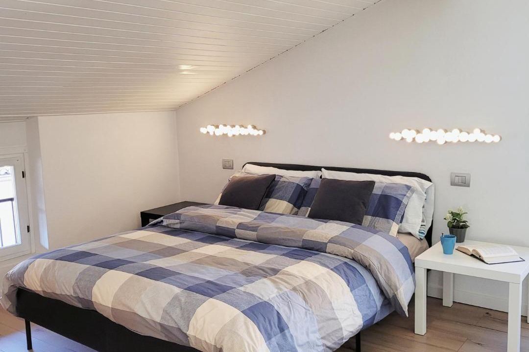 Photo of Bedroom in Lovere Old Town
