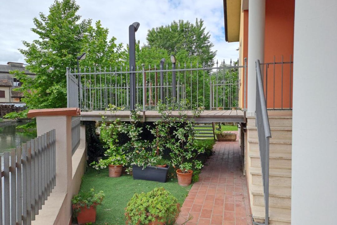Photo of Patio Balcony in Goito