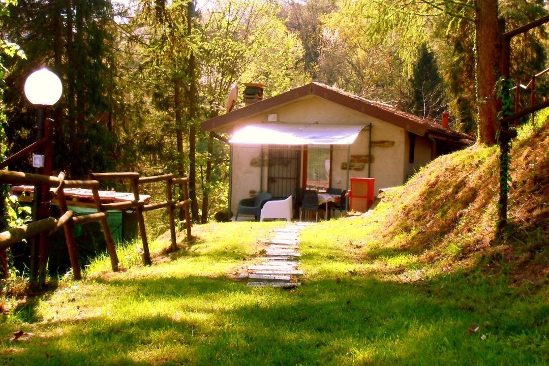 Photo of Buildings in Gromlongo