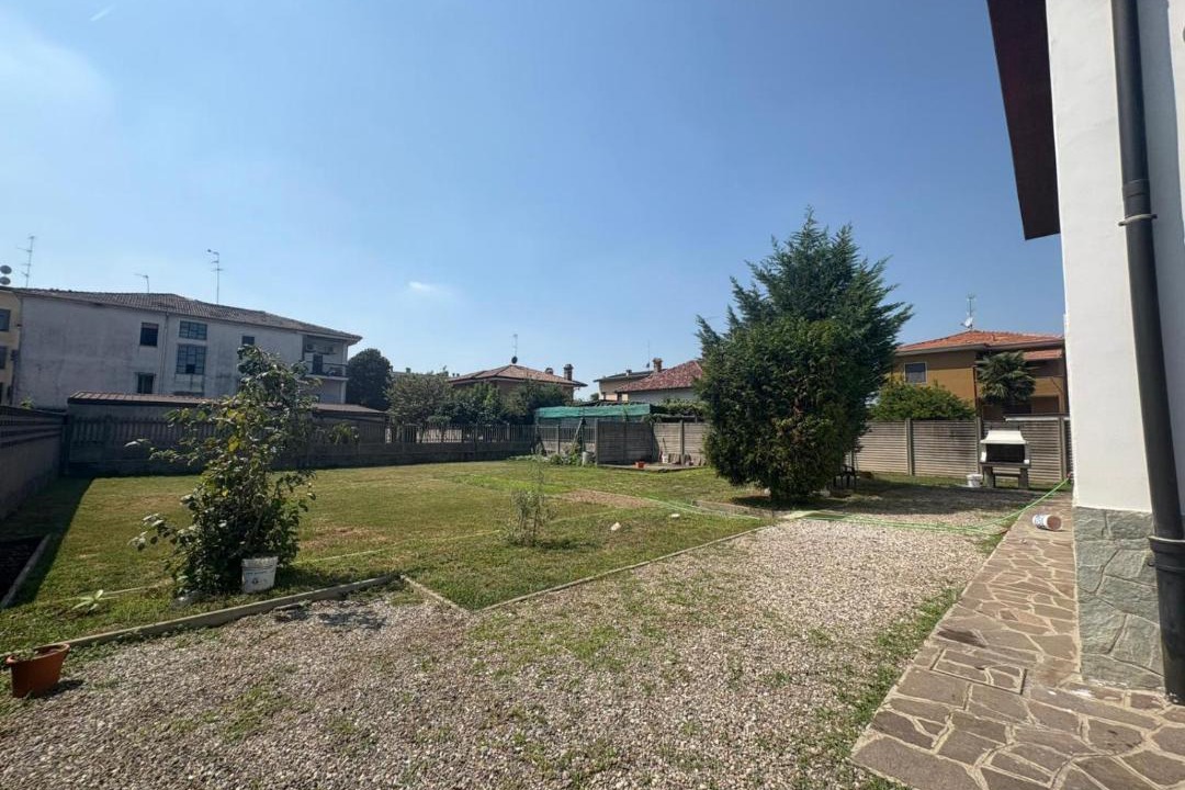 Photo of Others in Saronno