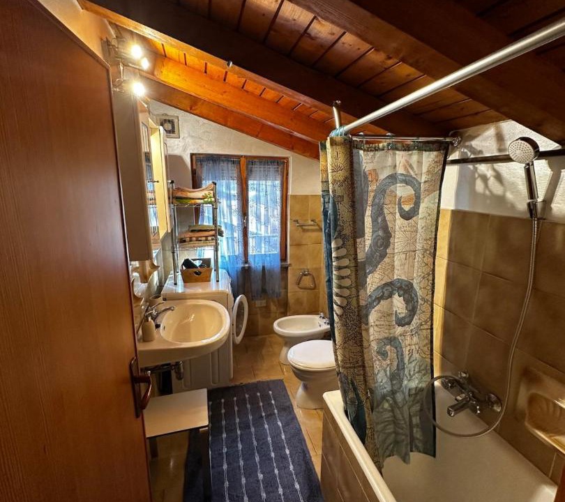 Photo of Bathroom in Branzi