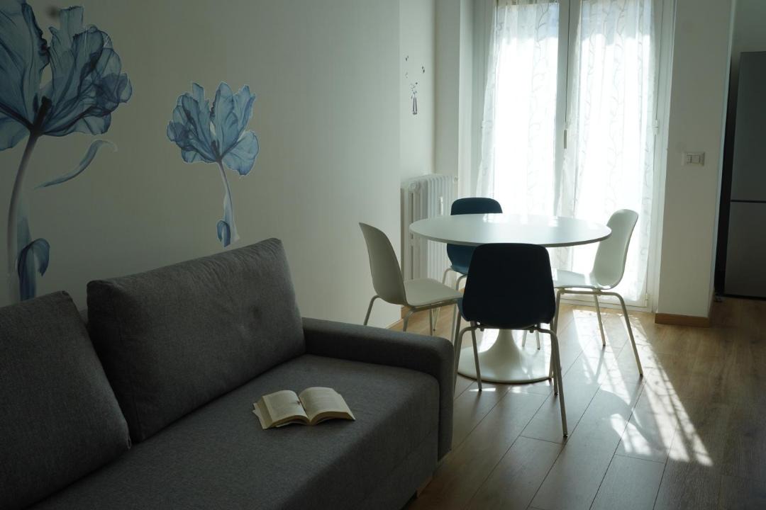 Photo of Livingroom in Navigli