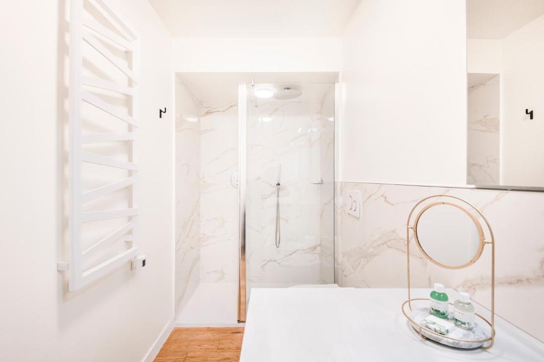 Photo of Bathroom in Tricolore