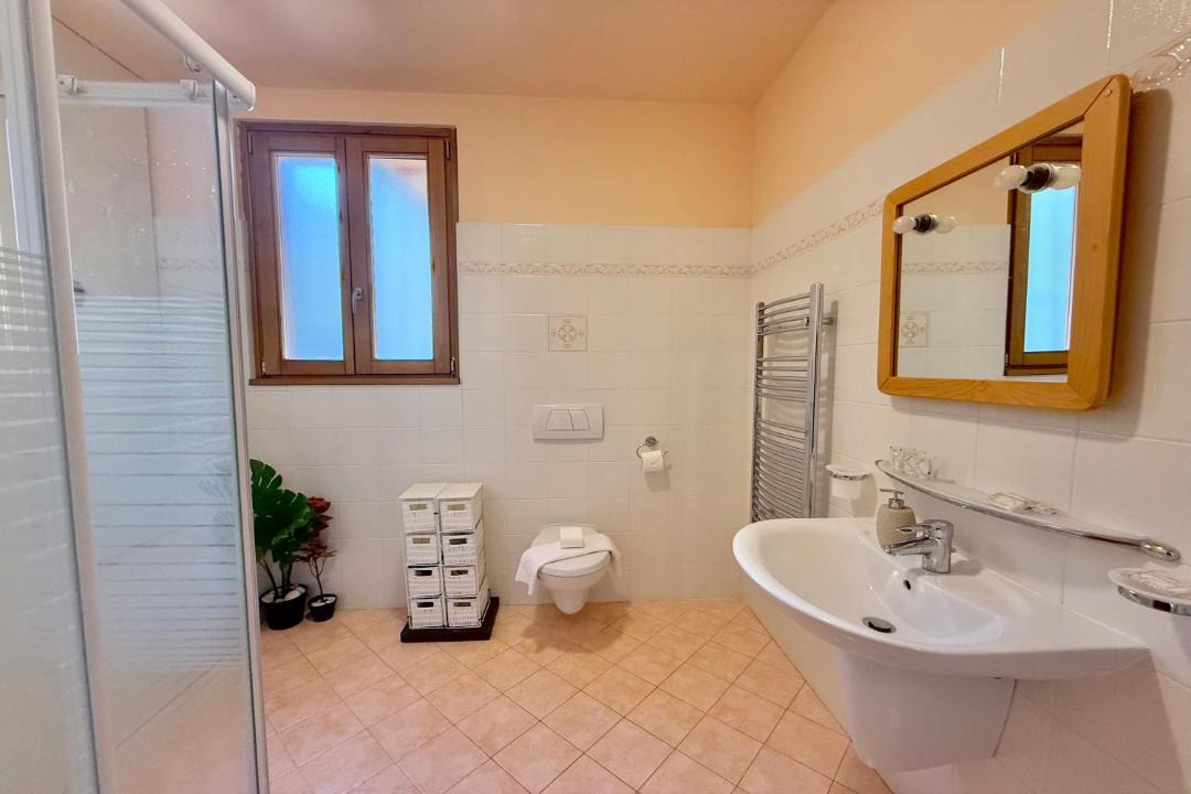 Photo of Bathroom in Calozzo