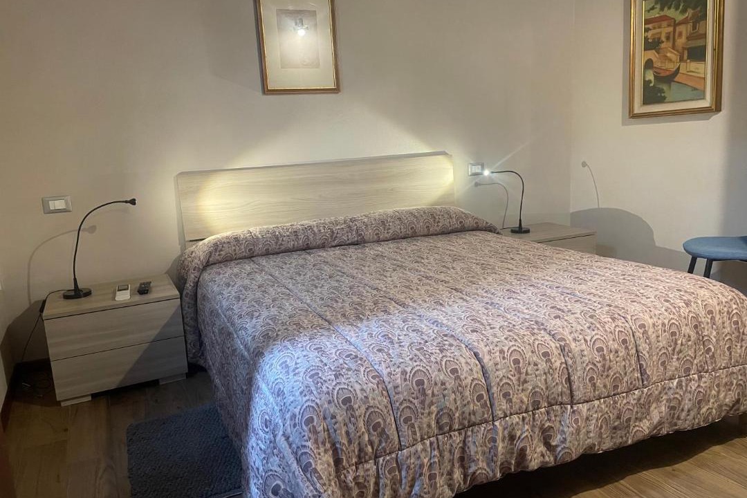 Photo of Bedroom in Goito