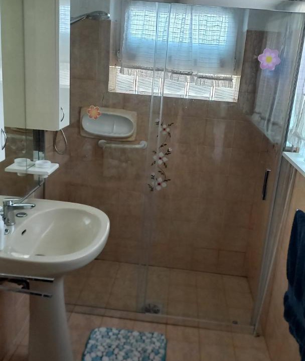 Photo of Bathroom in Peia
