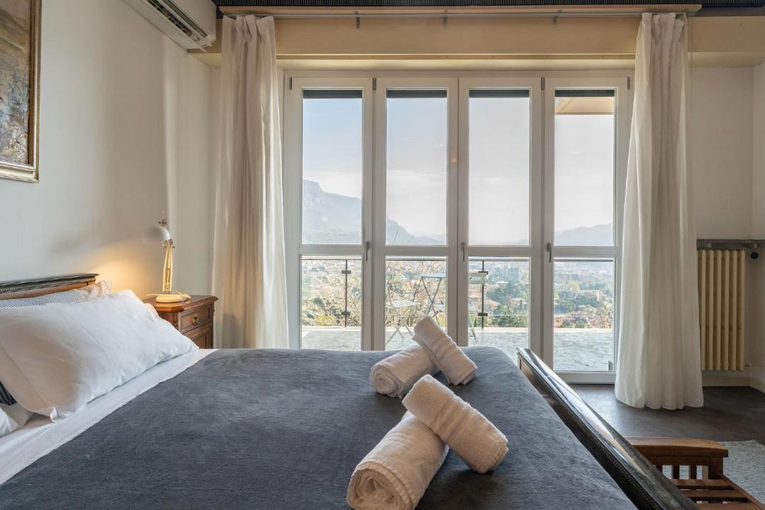 Photo of Bedroom in Lecco