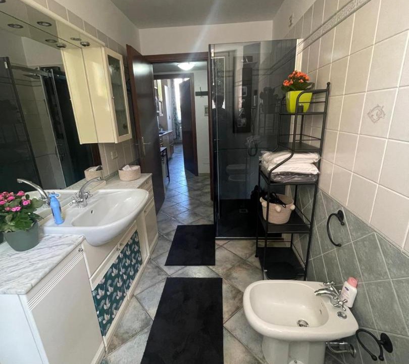 Photo of Bathroom in Rho