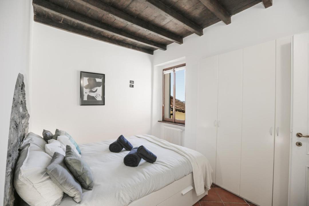 Photo of Bedroom in Carate Urio