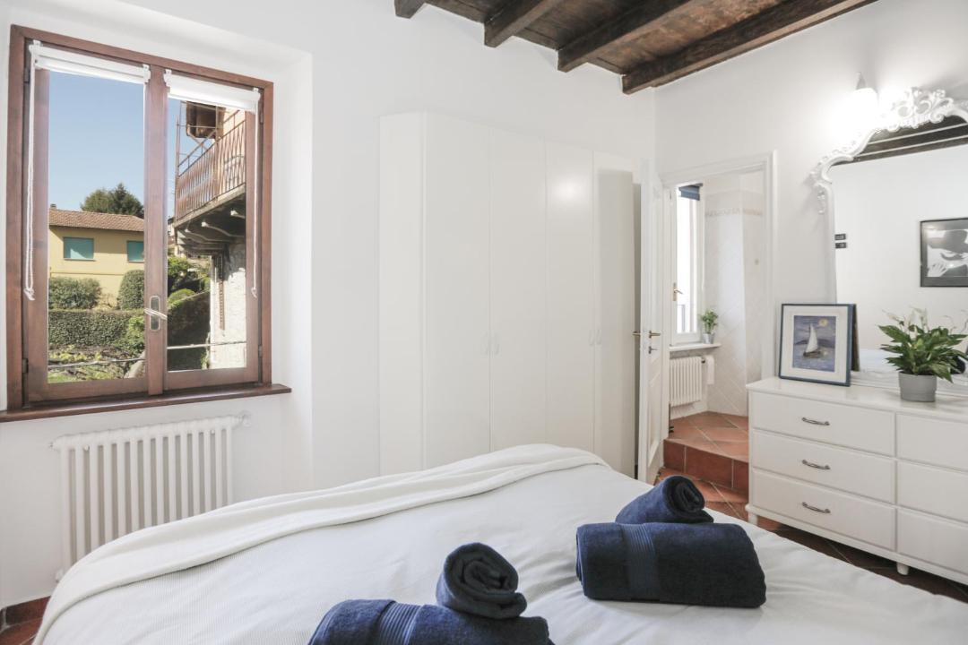 Photo of Bedroom in Carate Urio
