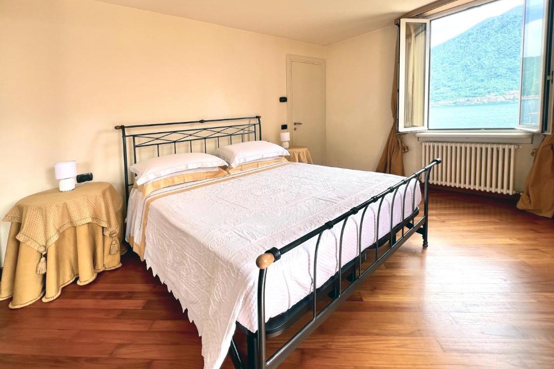 Photo of Bedroom in Colonno