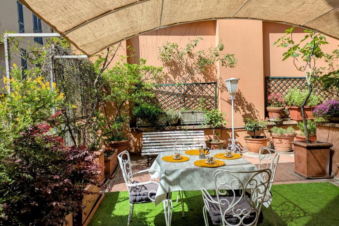 Photo of Patio Balcony in Chinatown