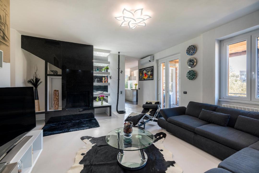 Photo of Livingroom in Lipomo