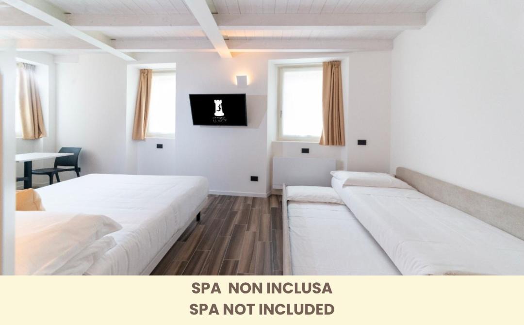 Photo of Bedroom in Lovere Old Town