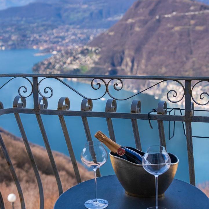 Photo of Patio Balcony in Lanzo d'Intelvi