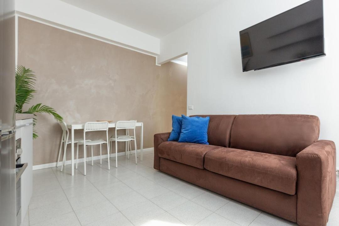 Photo of Livingroom in Tricolore
