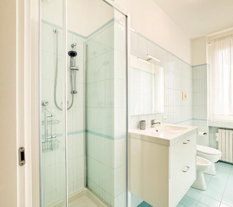 Photo of Bathroom in Tricolore