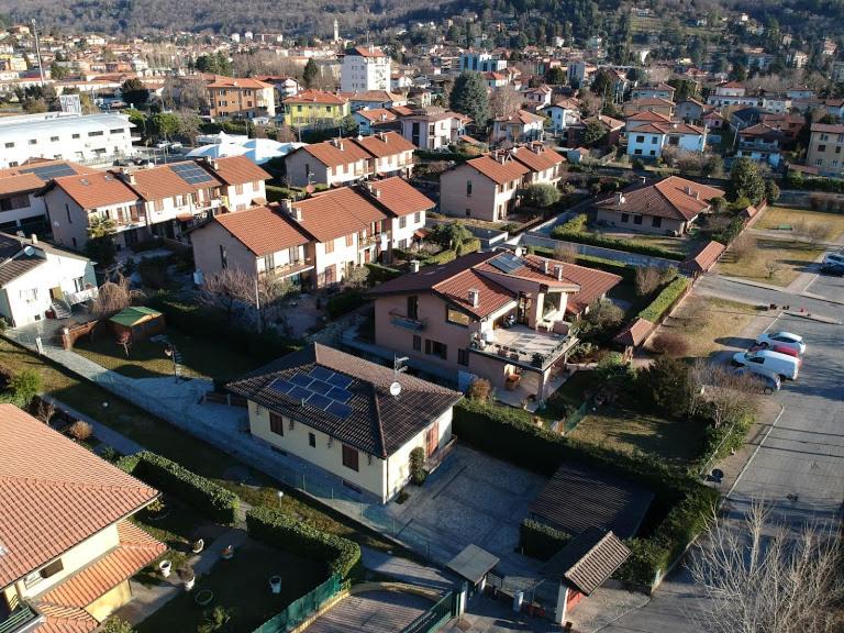 Photo of Buildings in Gavirate