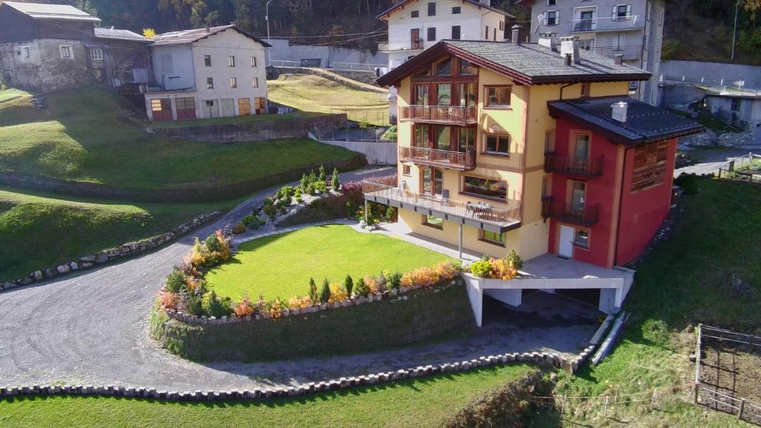Photo of Buildings in Semogo