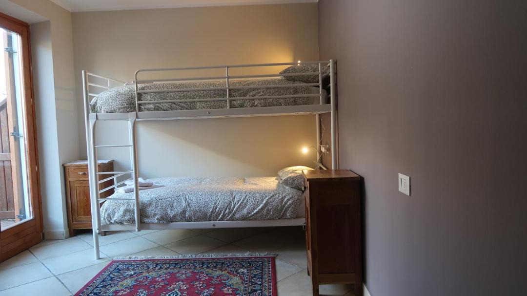 Photo of Bedroom in Temu