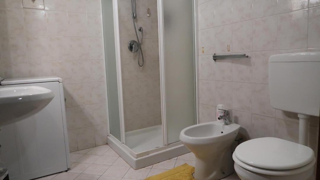 Photo of Bathroom in Temu