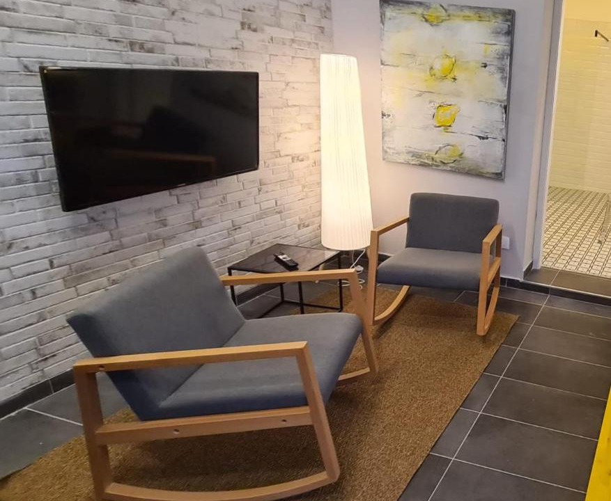 Photo of Livingroom in Magenta