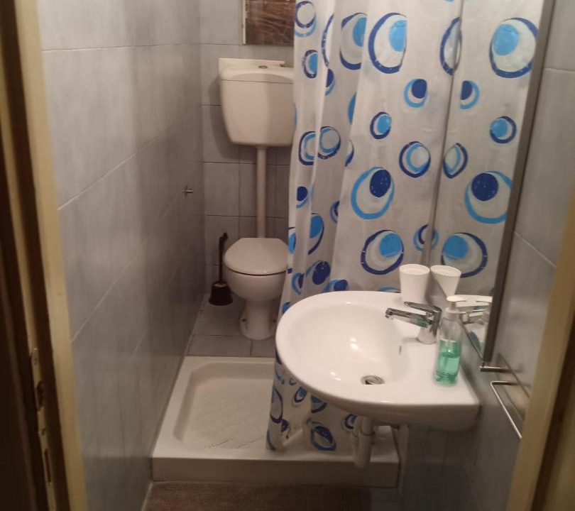 Photo of Bathroom in Tricolore
