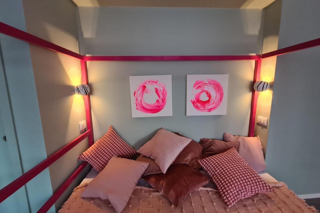 Photo of Bedroom in Magenta