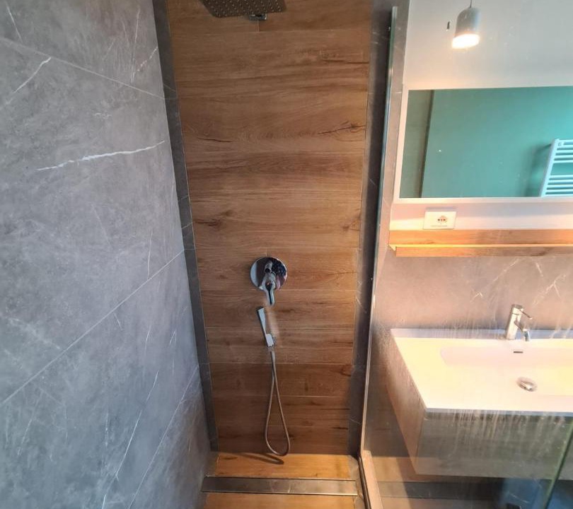 Photo of Bathroom in Magenta