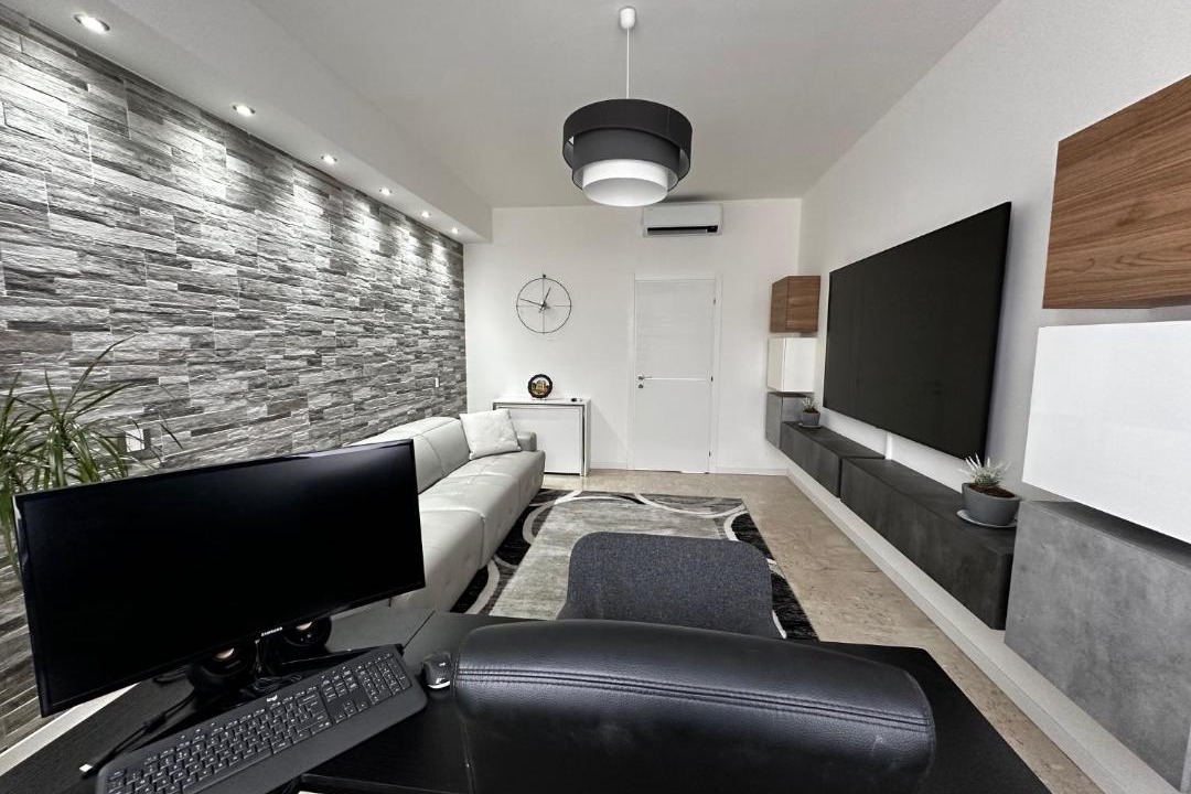 Photo of Livingroom in Downtown