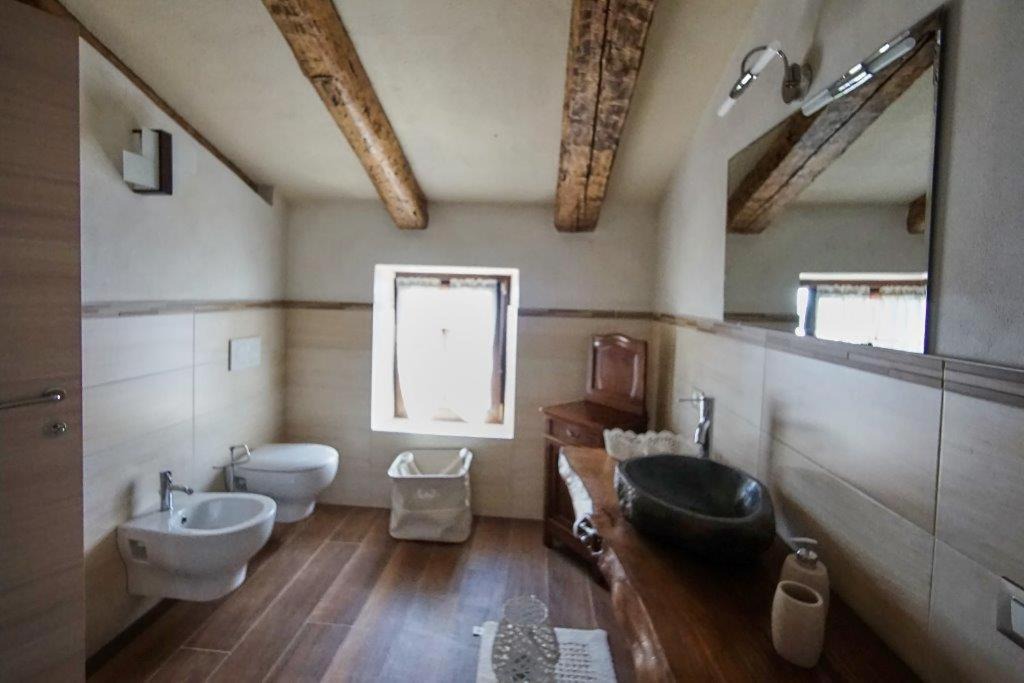 Photo of Bathroom in Grone